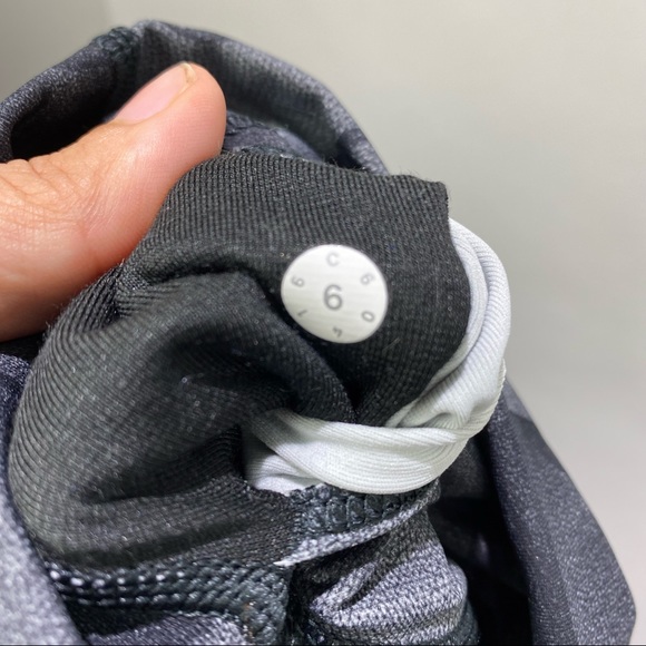 Lululemon Wunder under High rise midnight tulle - Picture 5 of 5